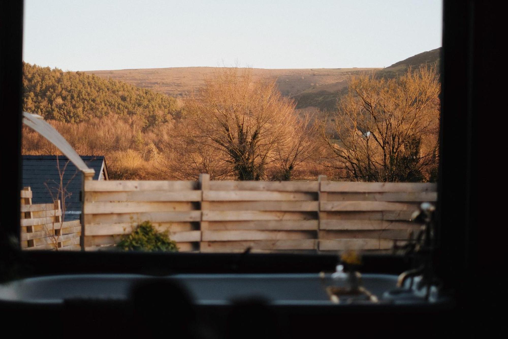 Two Unique Cabins Wrapped In Beautiful Welsh Scenery Presteigne Екстериор снимка