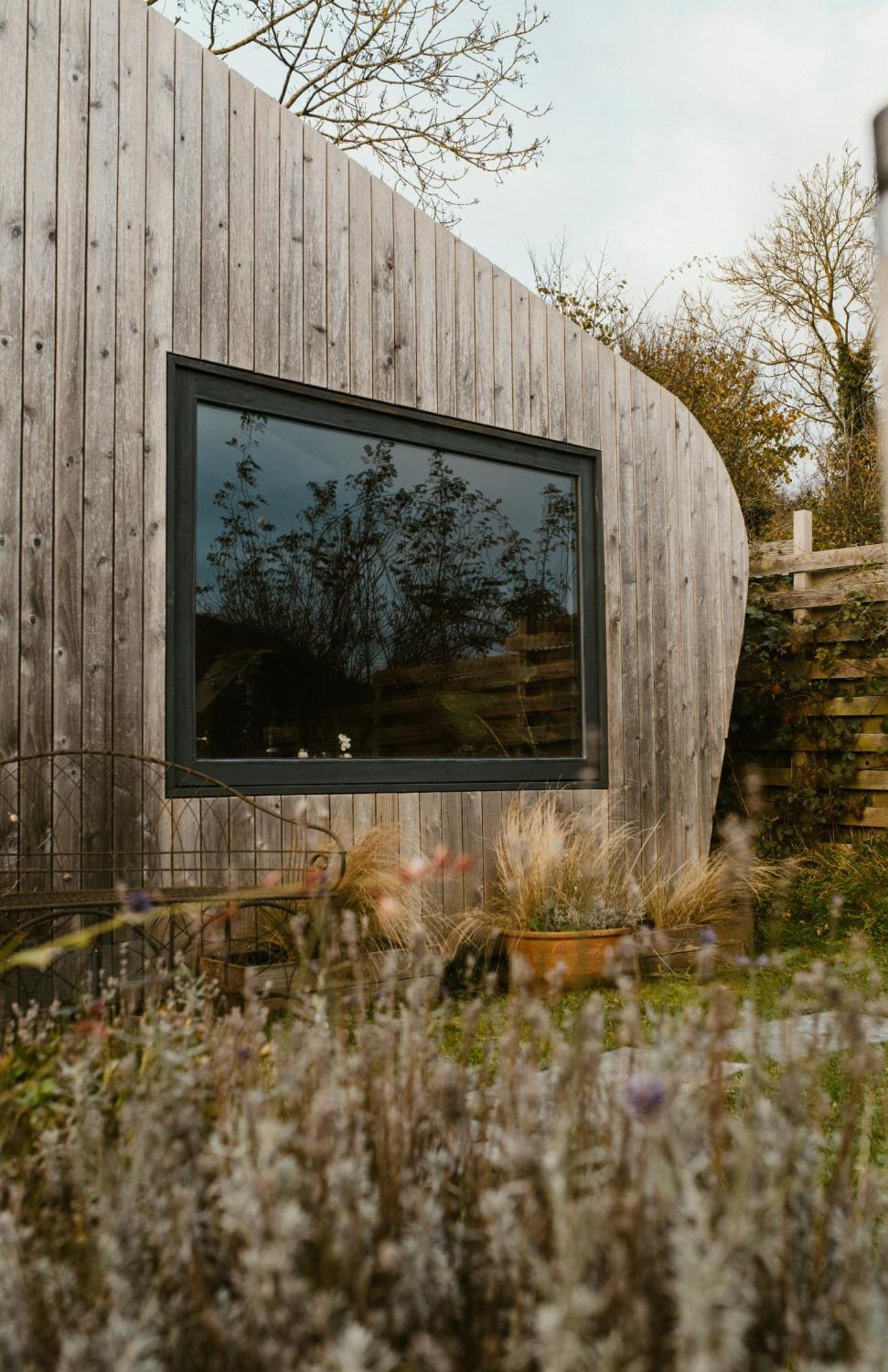 Two Unique Cabins Wrapped In Beautiful Welsh Scenery Presteigne Екстериор снимка